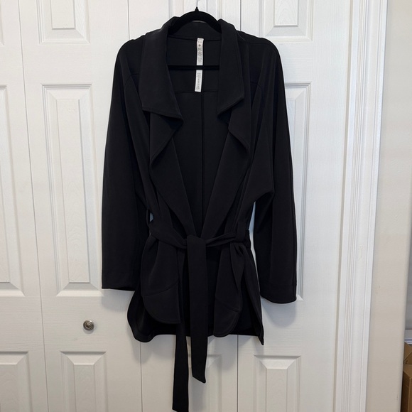 lululemon athletica Jackets & Blazers - Lululemon Black Wrap Belted Women's Jacket in excellent condition. XL/XXL